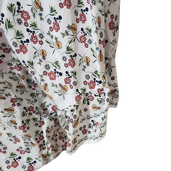3/$25 Max Studio Front Tie Floral Short Sleeve Blouse - XS - Picture 5 of 8